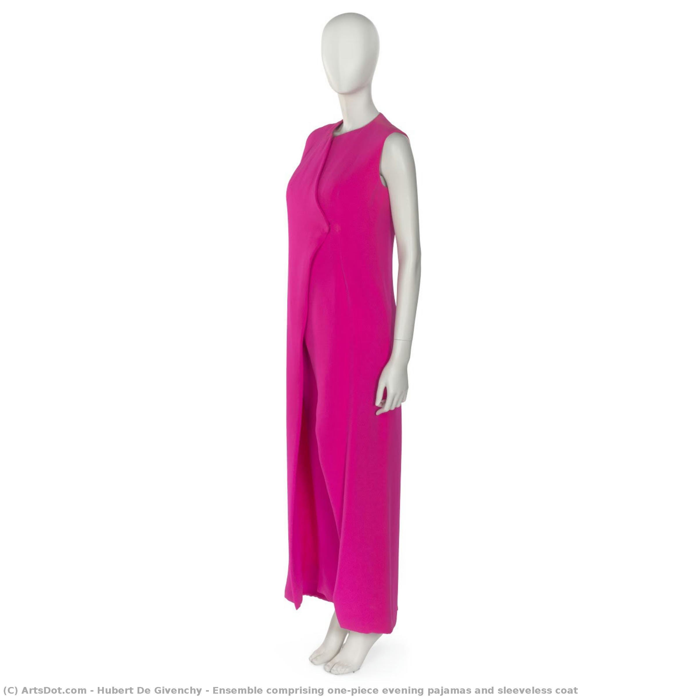 Ensemble Comprenant Une Combinaison De Pyjamas Pour Femmes Et Manteau Sans Manches — Hubert De Givenchy